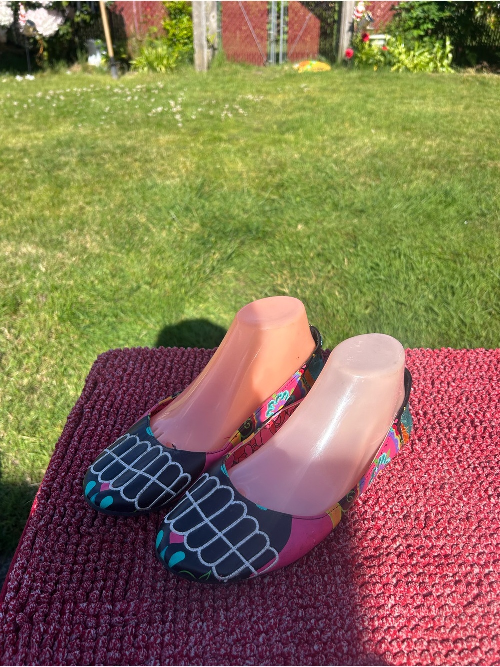 Iron Fist Women’s Colorful Floral Pink Ballet Flats Slip On Shoes Size 40/10US - Picture 3 of 13